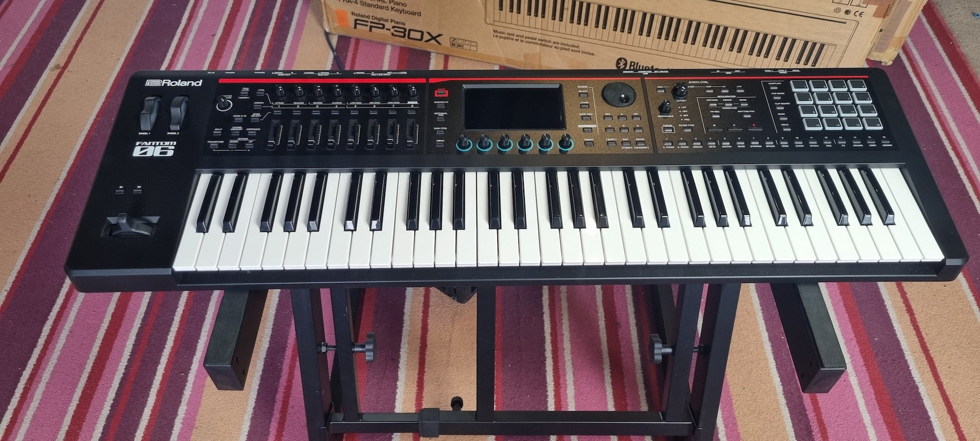 Roland Fantom-06 Workstation