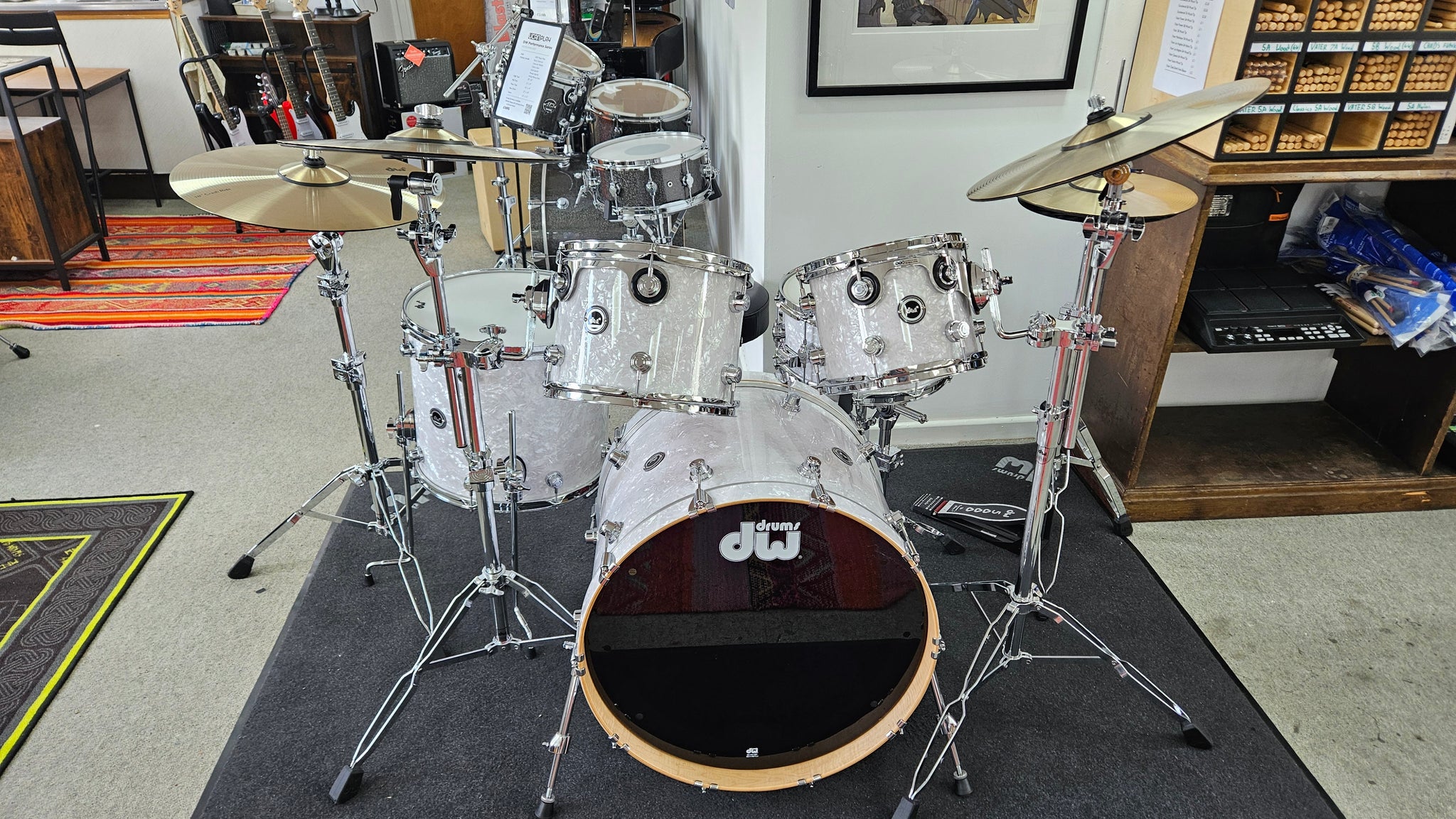 DWe 5-Piece Hybrid Drum Kit in white marine pearl