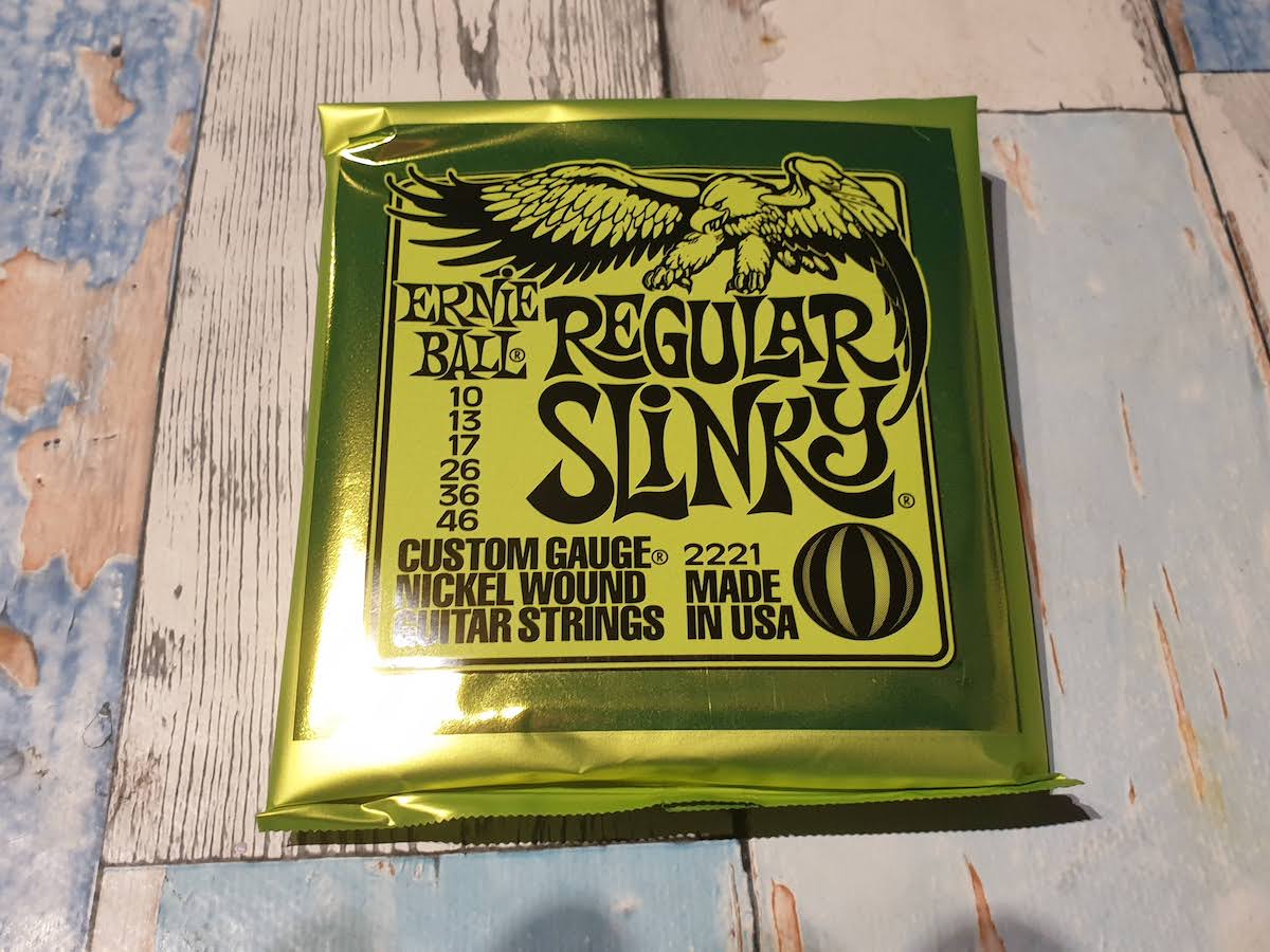 Ernie Ball Regular Slinky Nickel Wound Guitar Strings (2221)